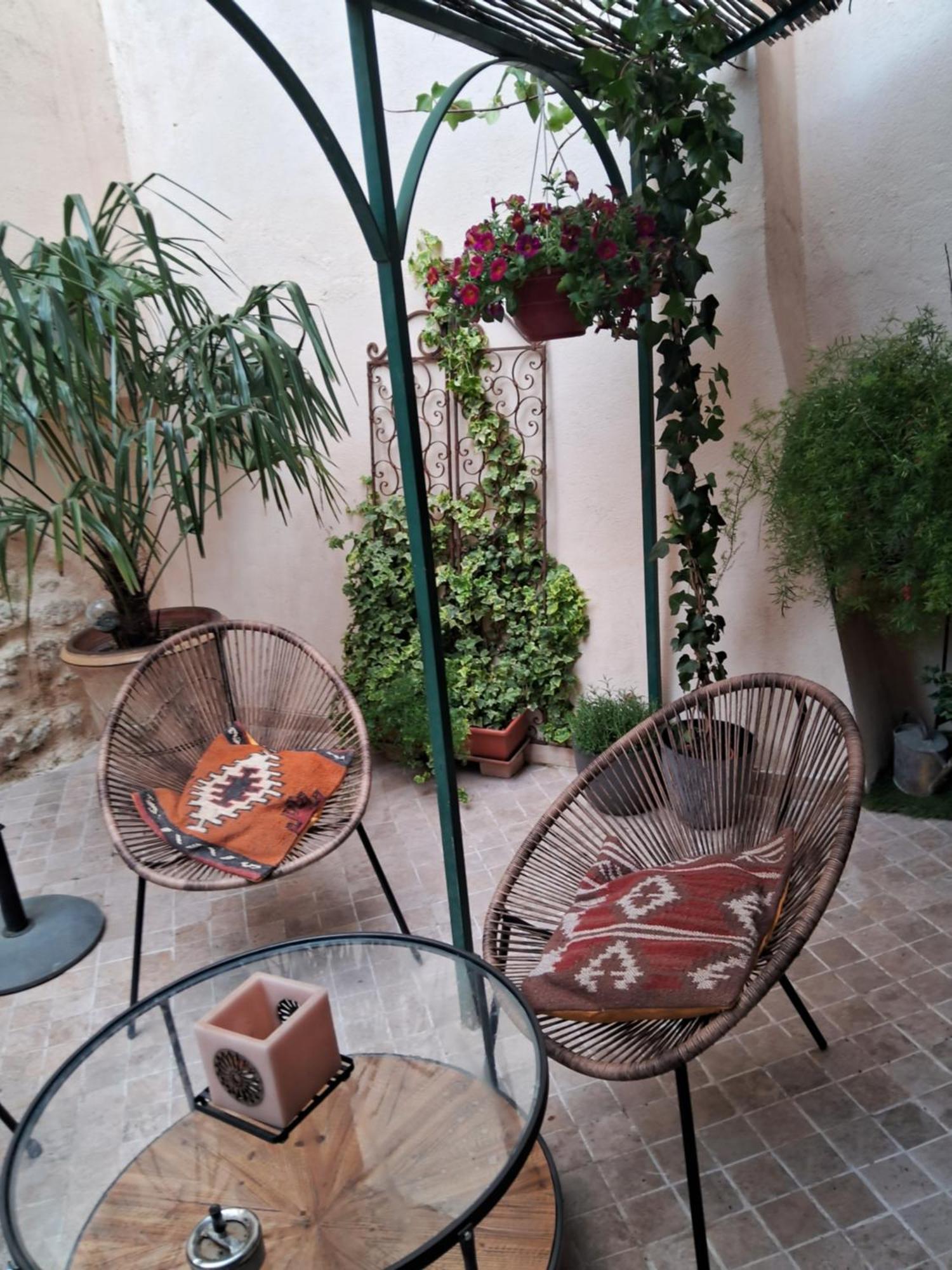 Le Clos Du Rouet Tarascon Dış mekan fotoğraf